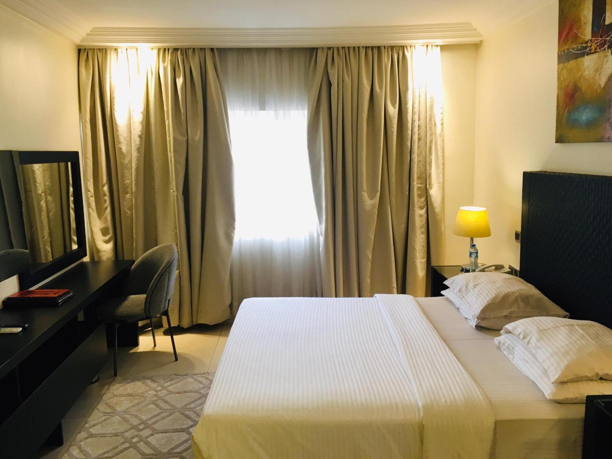 Summerset Continental Hotel Maitama By T E L E Hospitality อาบูจา ภายนอก รูปภาพ