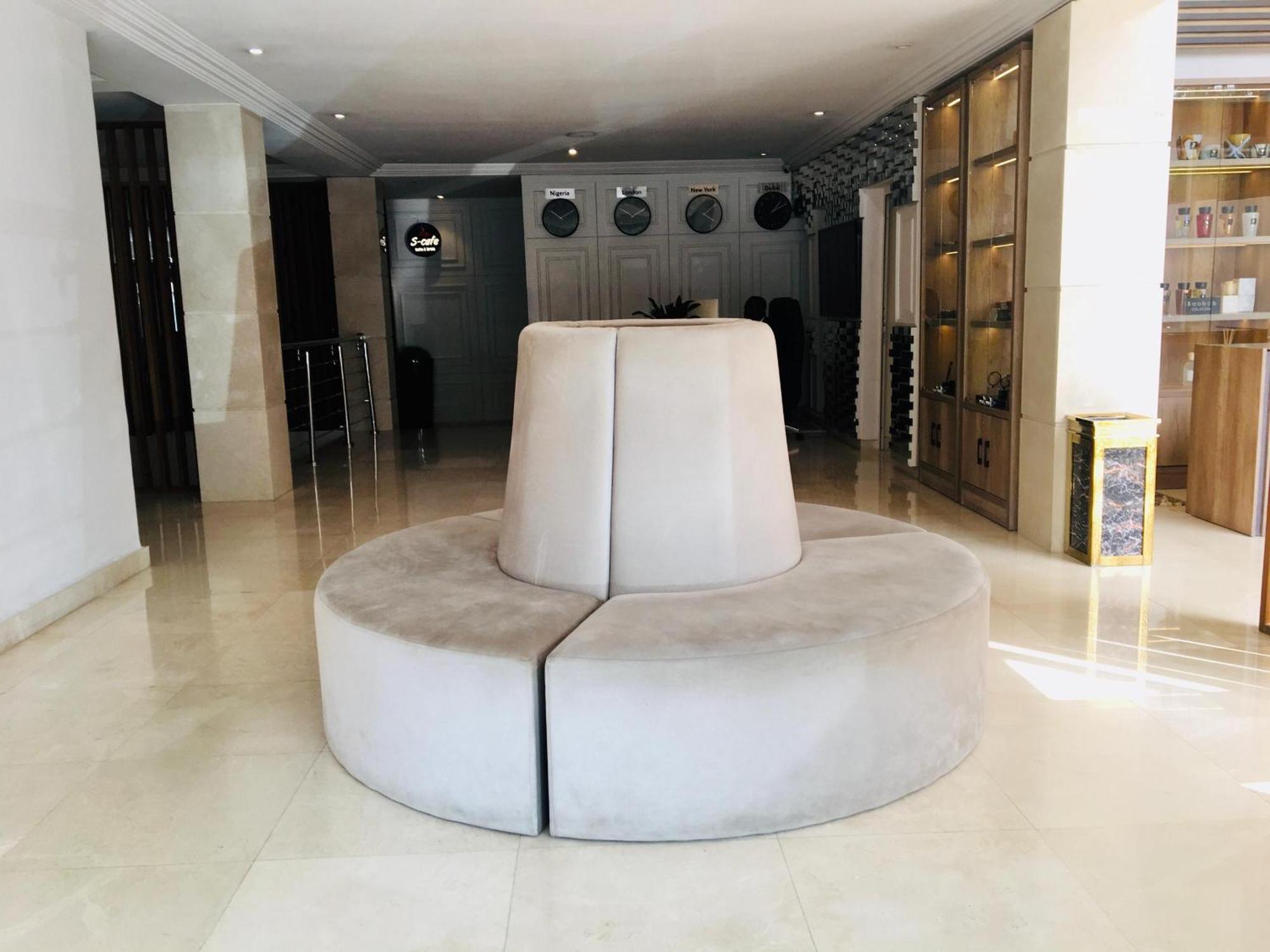 Summerset Continental Hotel Maitama By T E L E Hospitality อาบูจา ภายนอก รูปภาพ